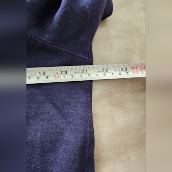 Levi's Sweater Excellent Condition - Picture 5 of 5